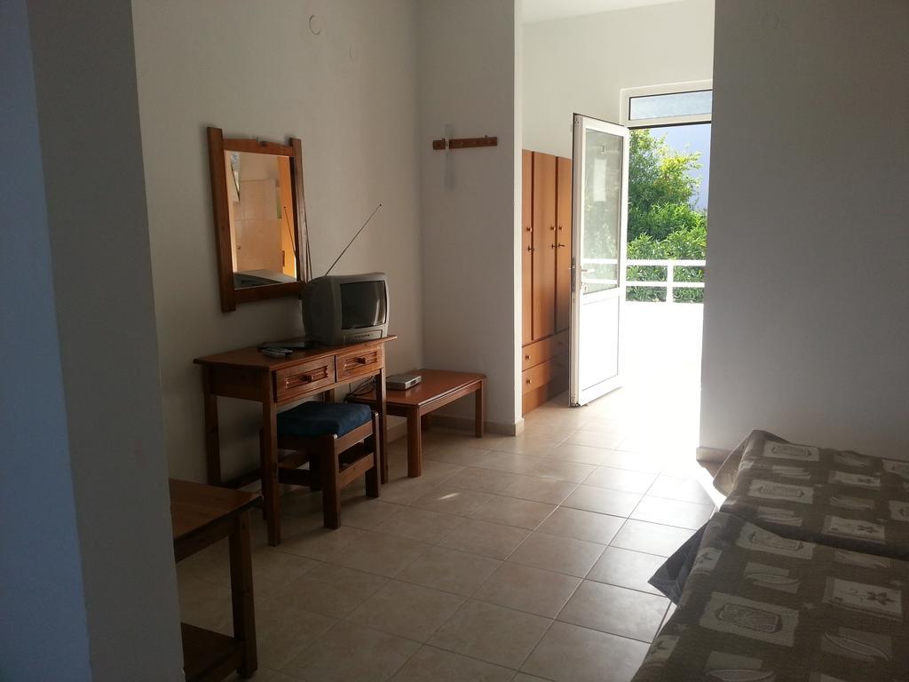 Ferienwohnung Antouan Matina Archangelos  Zimmer foto